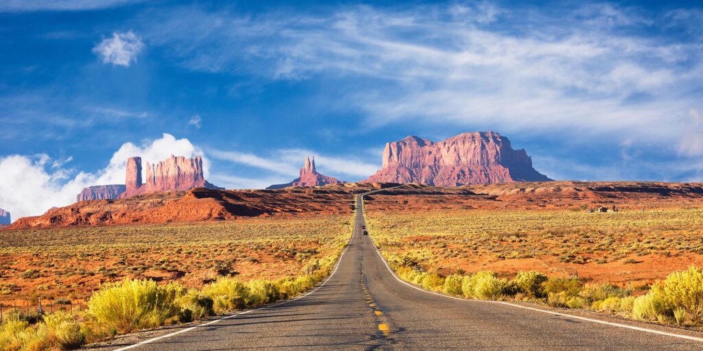 Monument Valley, een iconisch landschap gelegen op de grens van Utah en Arizona in de Verenigde Staten