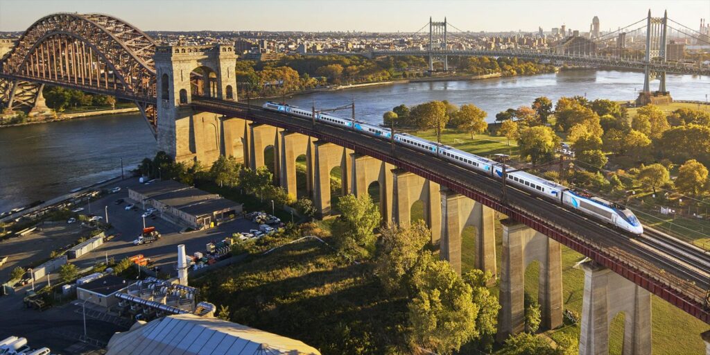 Train NY Amtrak East Coast web