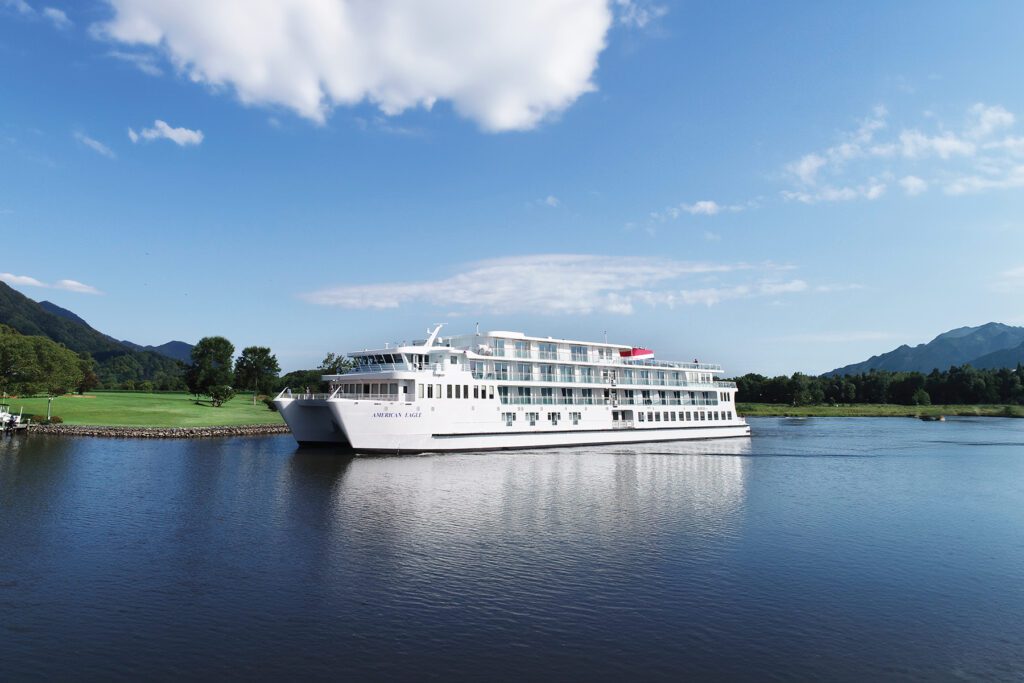 American Eagle ship van Boston tot New York aan het varen